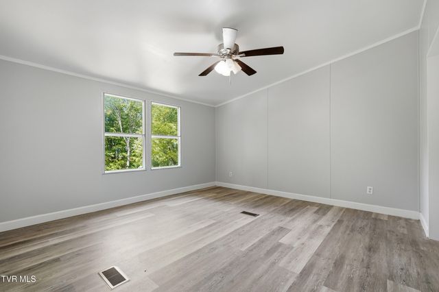 117 Wb Yeats Drive, Johnson City, TN 37604