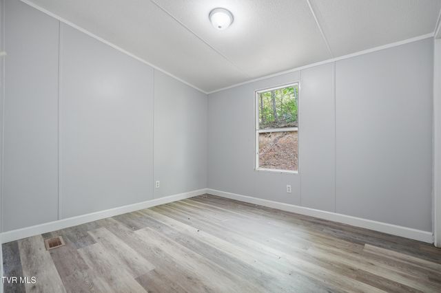 117 Wb Yeats Drive, Johnson City, TN 37604