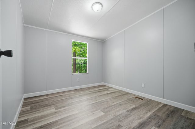 117 Wb Yeats Drive, Johnson City, TN 37604