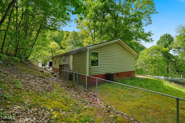 117 Wb Yeats Drive, Johnson City, TN 37604