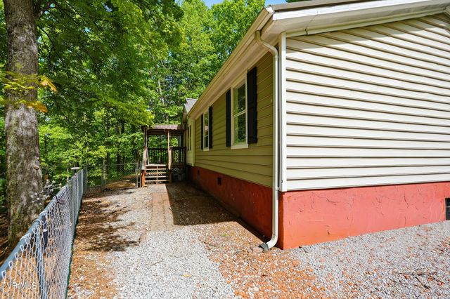 117 Wb Yeats Drive, Johnson City, TN 37604