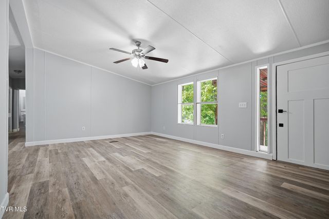 117 Wb Yeats Drive, Johnson City, TN 37604