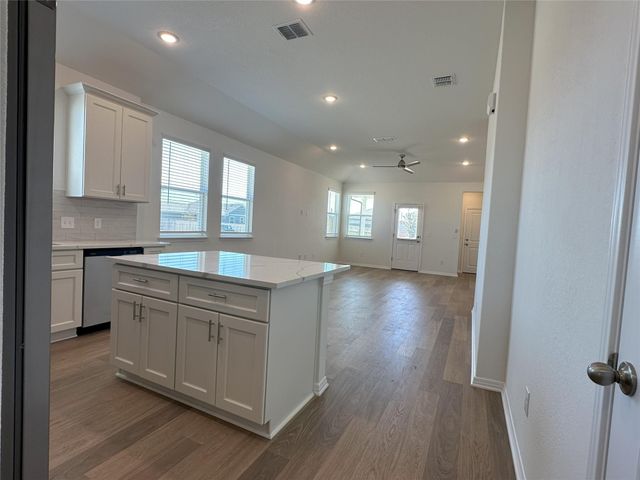 375 Porter Country PKWY, Buda, TX 78610