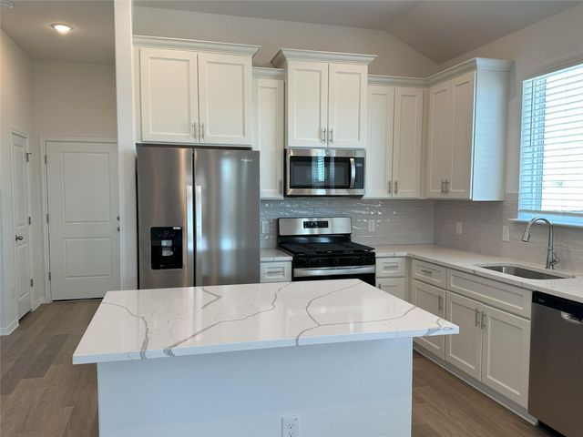 375 Porter Country PKWY, Buda, TX 78610