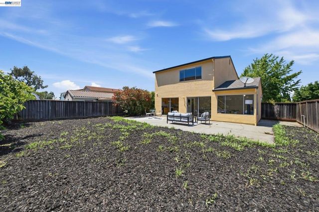 1132 Fabian Way, Hayward, CA 94544