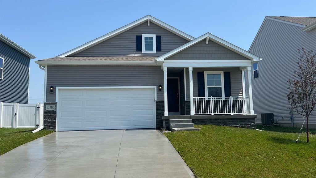 5622 152nd Street, Urbandale, IA 50111