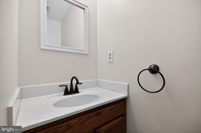 5428 STAPLES LN, Woodbridge, VA 22193