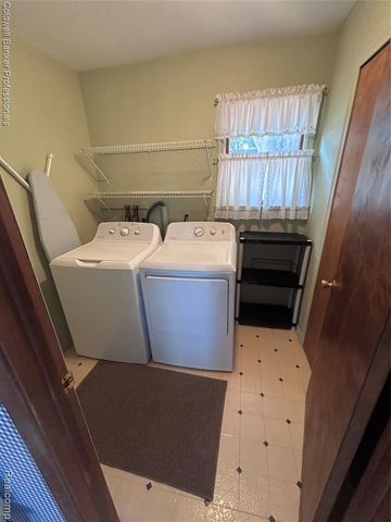435 N Oak Street, Fenton, MI 48430
