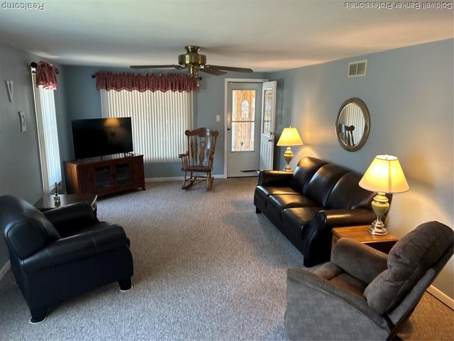 435 N Oak Street, Fenton, MI 48430
