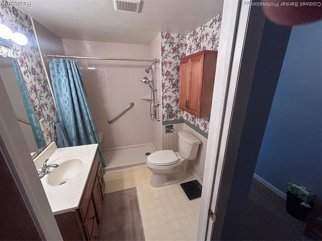 435 N Oak Street, Fenton, MI 48430
