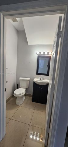 3389 NE 4th St, Homestead, FL 33033