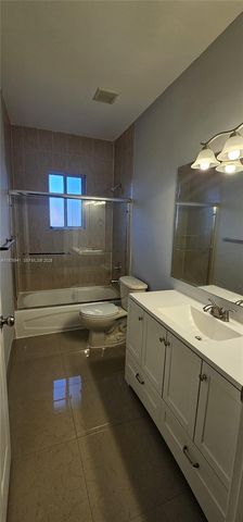 3389 NE 4th St, Homestead, FL 33033