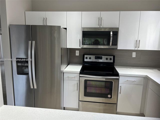 3389 NE 4th St, Homestead, FL 33033