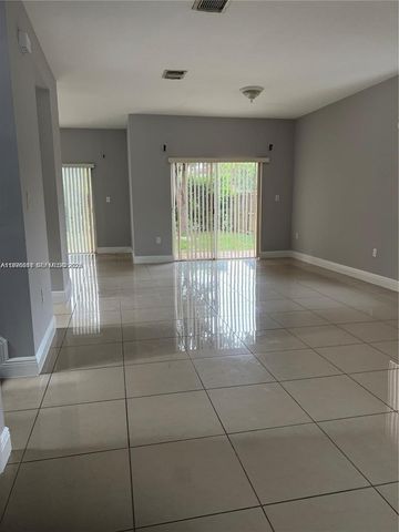 3389 NE 4th St, Homestead, FL 33033