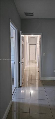 3389 NE 4th St, Homestead, FL 33033