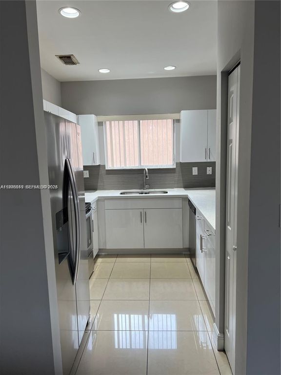 3389 NE 4th St, Homestead, FL 33033