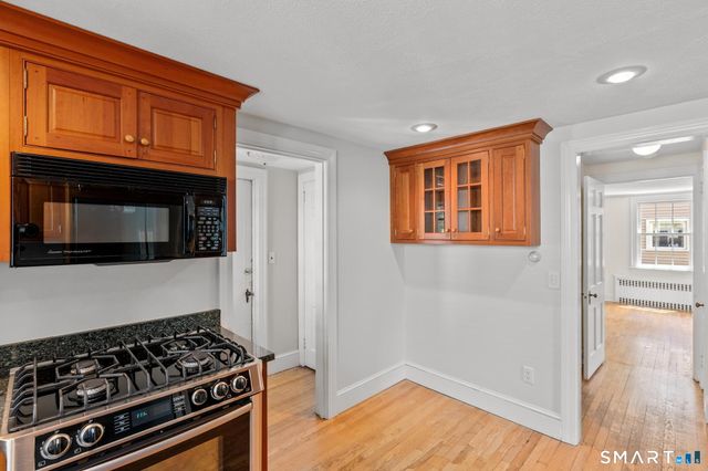 12 Cobbs Road, West Hartford, CT 06107