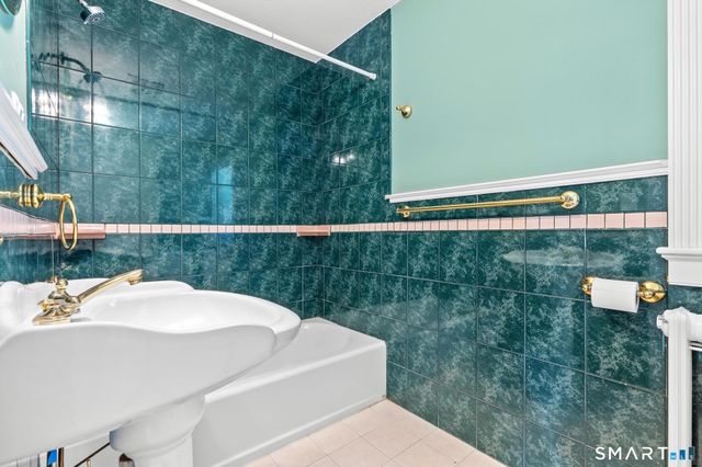 12 Cobbs Road, West Hartford, CT 06107