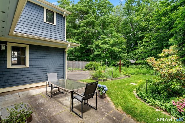 12 Cobbs Road, West Hartford, CT 06107