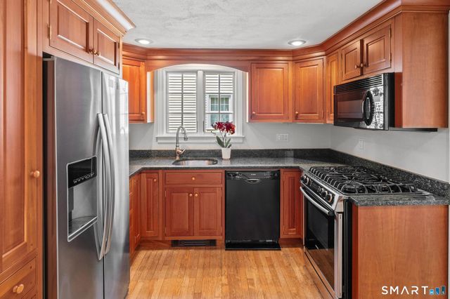 12 Cobbs Road, West Hartford, CT 06107
