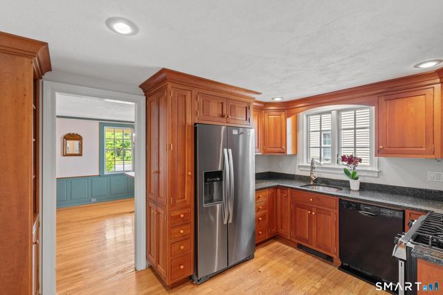 12 Cobbs Road, West Hartford, CT 06107