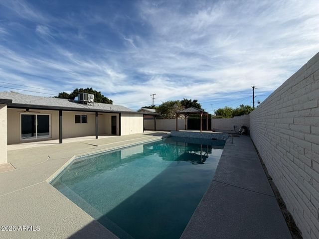 2422 N 74TH Street, Scottsdale, AZ 85257