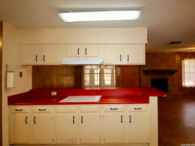 19280 Blume, Lytle, TX 78052