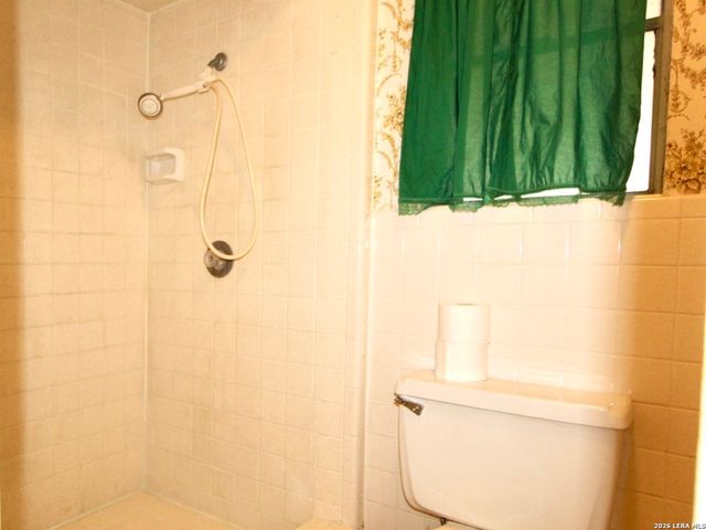 19280 Blume, Lytle, TX 78052