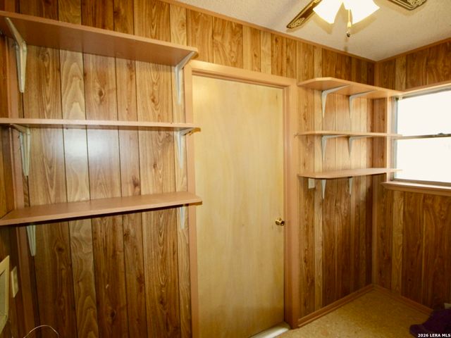 19280 Blume, Lytle, TX 78052