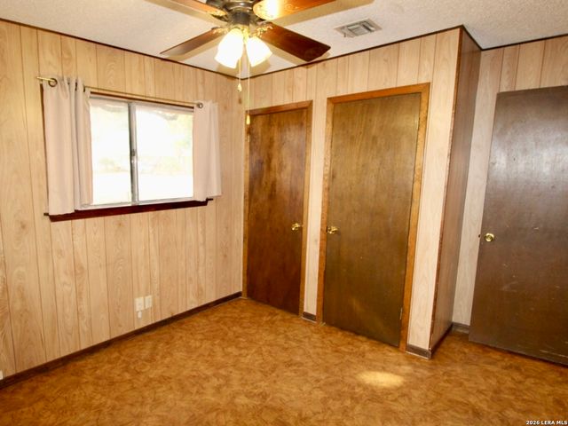 19280 Blume, Lytle, TX 78052