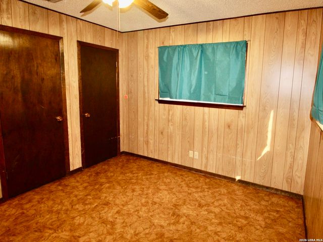 19280 Blume, Lytle, TX 78052