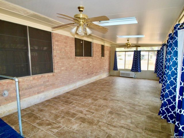 19280 Blume, Lytle, TX 78052