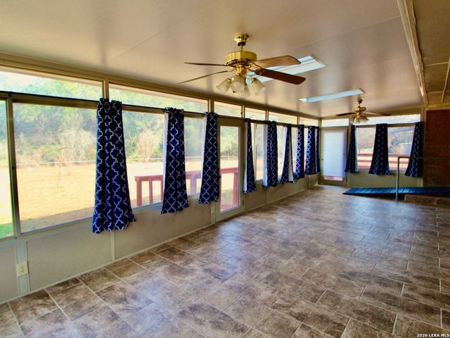 19280 Blume, Lytle, TX 78052