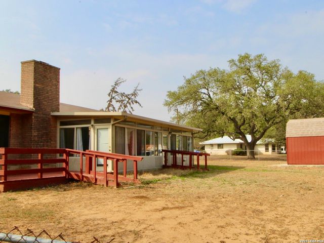19280 Blume, Lytle, TX 78052