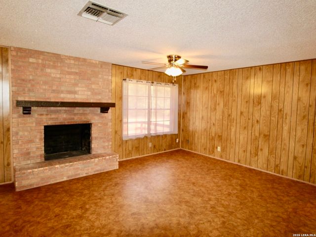 19280 Blume, Lytle, TX 78052