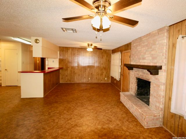 19280 Blume, Lytle, TX 78052