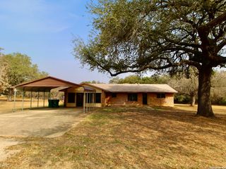 19280 Blume, Lytle, TX 78052