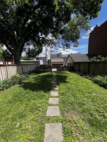2204 Menard Street, St Louis, MO 63104