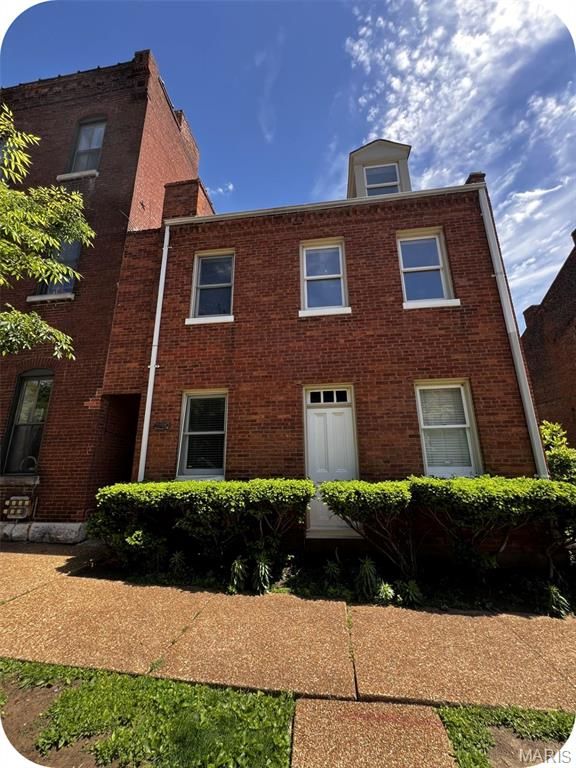 2204 Menard Street, St Louis, MO 63104