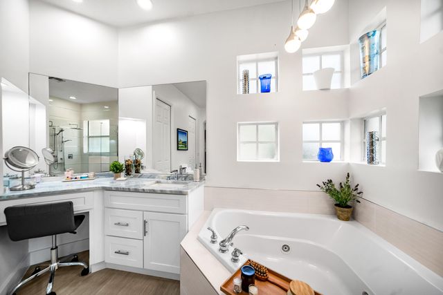 6802 NW 108th Avenue, Parkland, FL 33076