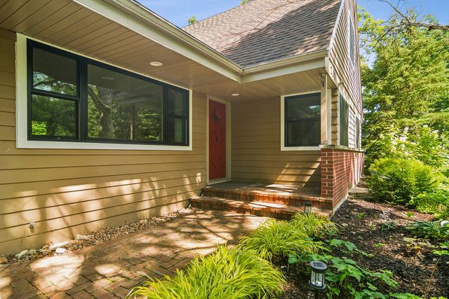 255 West Lane, Lake Zurich, IL 60047