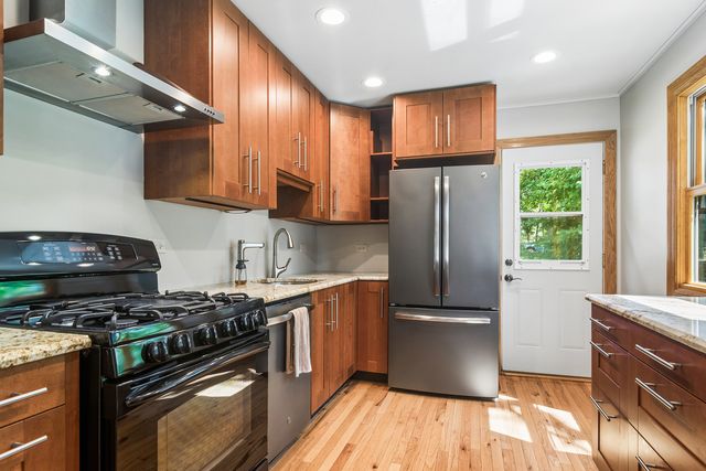 255 West Lane, Lake Zurich, IL 60047