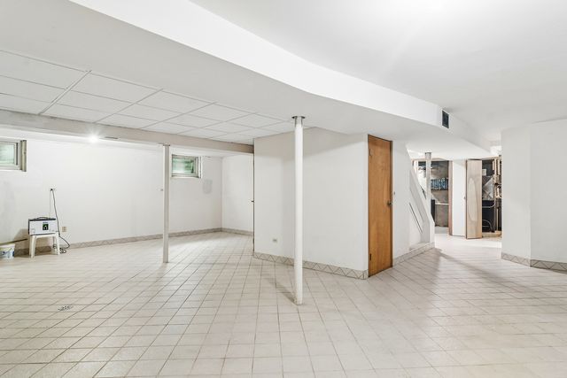 255 West Lane, Lake Zurich, IL 60047