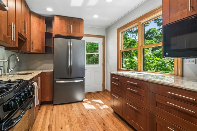 255 West Lane, Lake Zurich, IL 60047