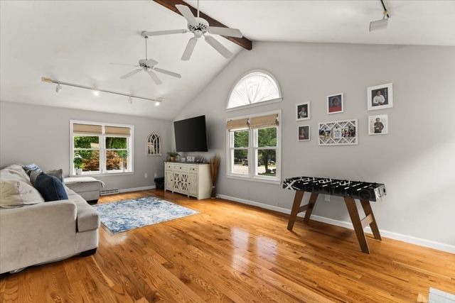 15 Eileen Rd, Norton, MA 02766