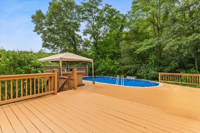 15 Eileen Rd, Norton, MA 02766