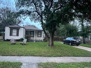 210 W MEADOWLANE DR, San Antonio, TX 78209