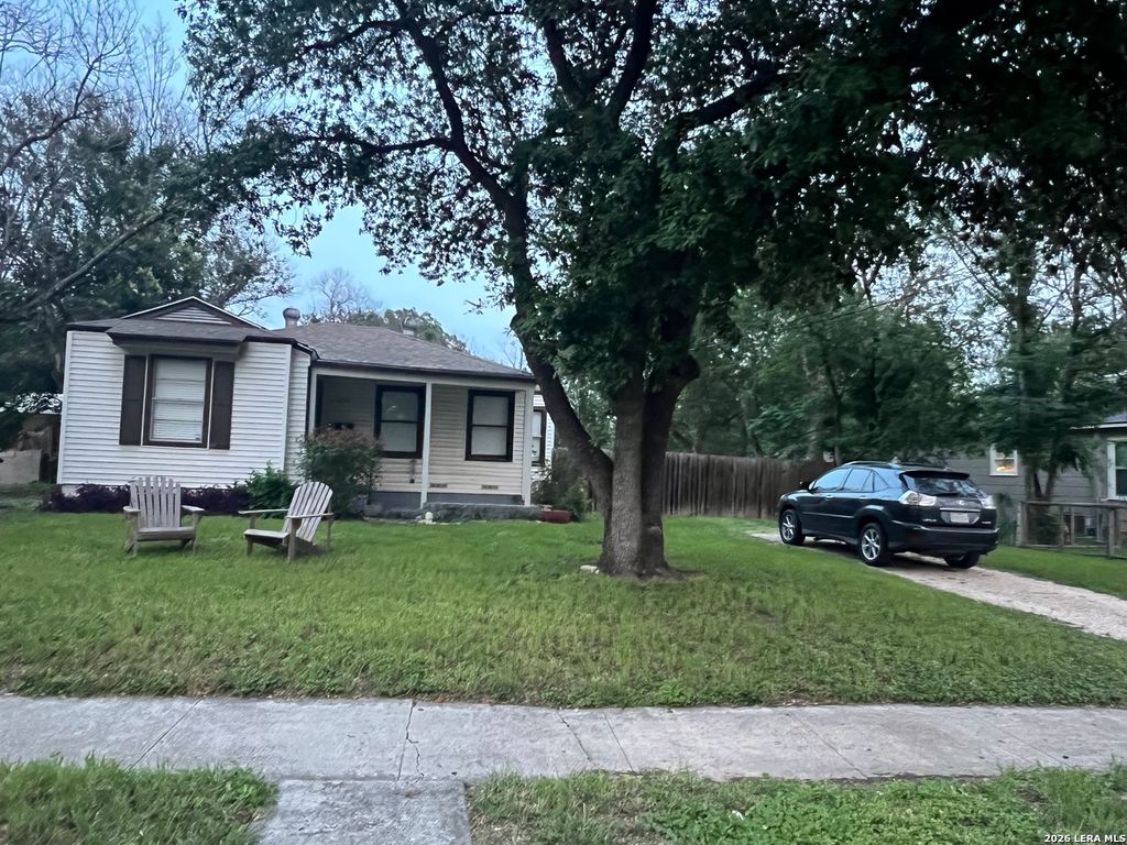 210 W MEADOWLANE DR, San Antonio, TX 78209