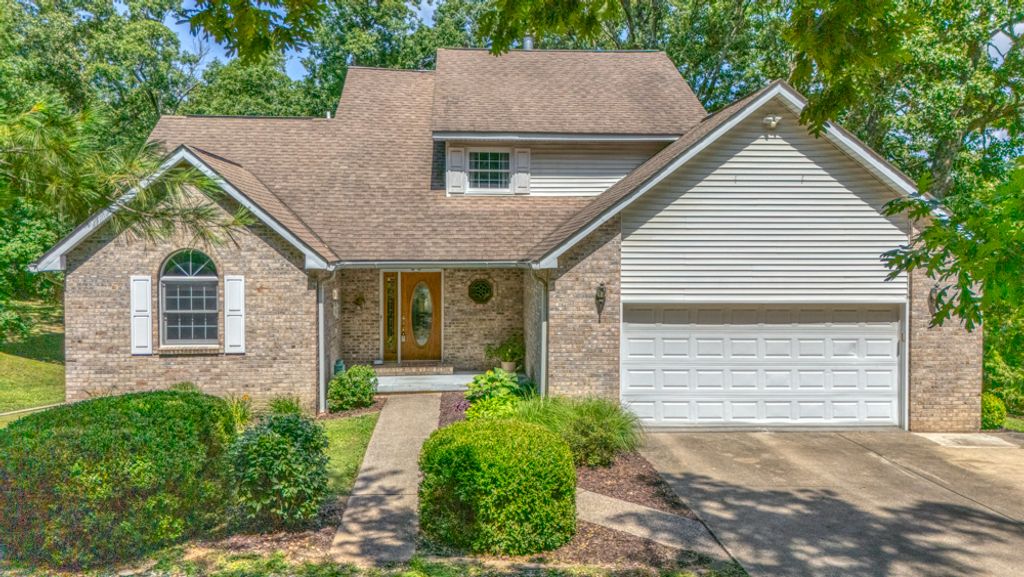 Image 1 of property listing at 14798 N Serenity Lane, Mt Vernon, IL 62864