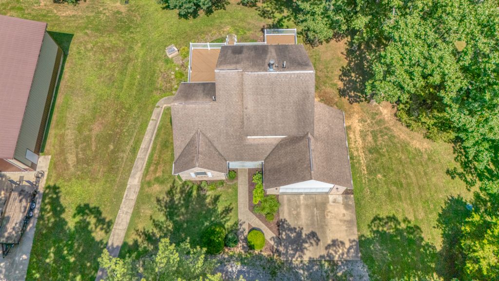 Image 2 of property listing at 14798 N Serenity Lane, Mt Vernon, IL 62864